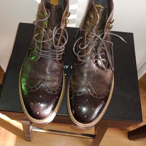 Saks Fifth Avenue, size 11 US, brown.